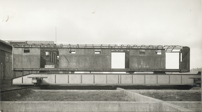 172295 Afbeelding van de bak van een van de in aanbouw zijnde de stalen bagagerijtuigen rijtuigen serie D 6061 - 6100 ...